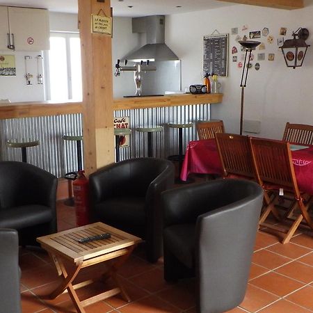 Les Gîtes Du Vieux Frêne Longavesnes Extérieur photo