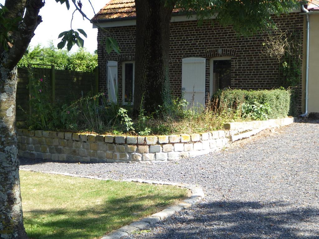 Les Gîtes Du Vieux Frêne Longavesnes Extérieur photo