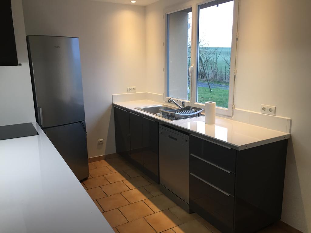 Les Gîtes Du Vieux Frêne Longavesnes Extérieur photo