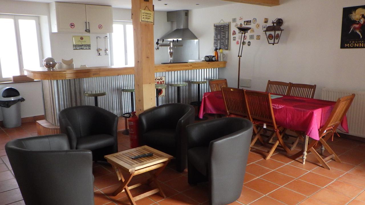 Les Gîtes Du Vieux Frêne Longavesnes Extérieur photo